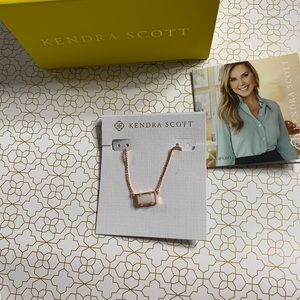 SOLD ‼️ NWT Kendra Scott Necklace- Rose Gold